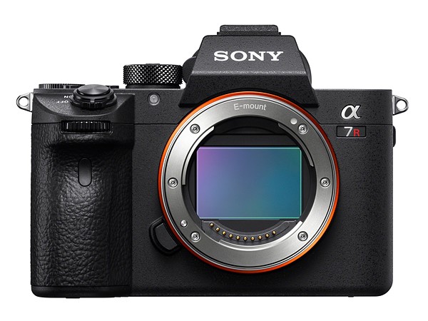 Представлена полнокадровая беззеркальная камера Sony a7R III
